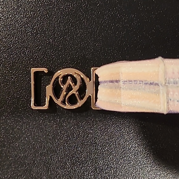 Victorias secret Hottie Halter bikini top, like new, size 34C - Picture 3 of 9